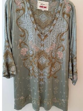 Johnny Was Sage RARE Embroidered V-Neck Tunic with Gold and Pale Pink Accents